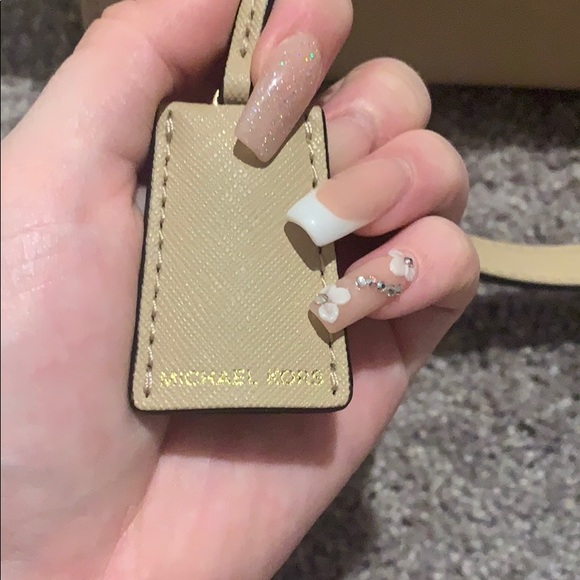 MK beige purse - Picture 2 of 4